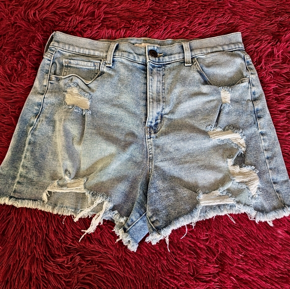 Distressed denim shorts - Picture 3 of 5